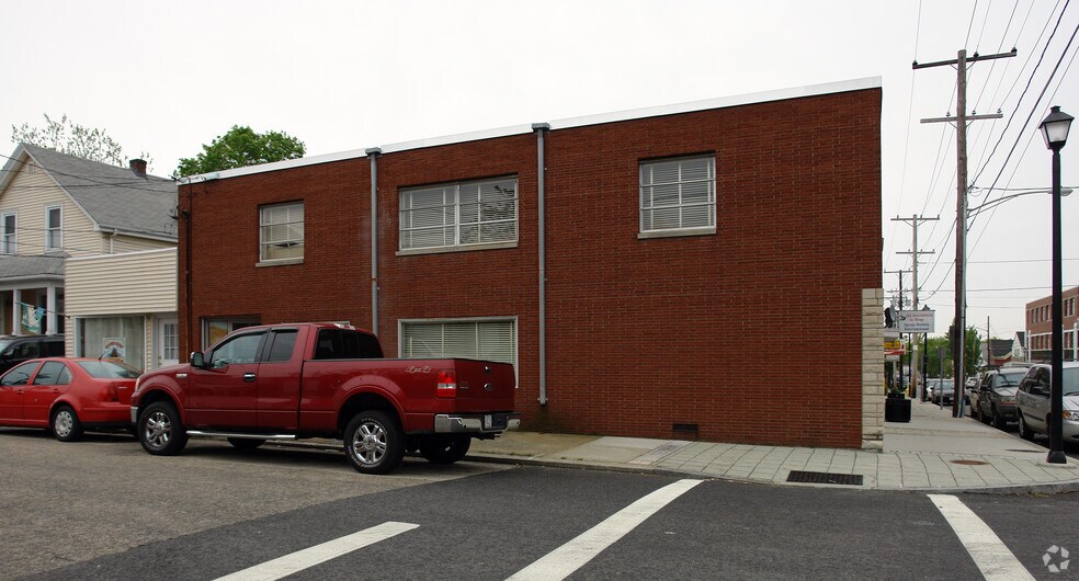 230-232 Warren Ave, East Providence, RI à vendre - Photo du bâtiment - Image 2 de 4