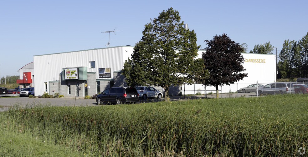 221 Boul Albert-Mondou, St-Eustache, QC for sale - Primary Photo - Image 1 of 1