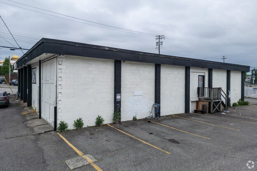 2660 Ware St, Abbotsford, BC for sale - Building Photo - Image 3 of 8