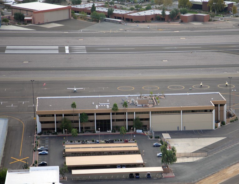 14605 N Airport Dr, Scottsdale, AZ à louer - Photo du bâtiment - Image 2 de 18