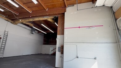 1550 Rollins Rd, Burlingame, CA à louer - Vidéo sur l’inscription commerciale 