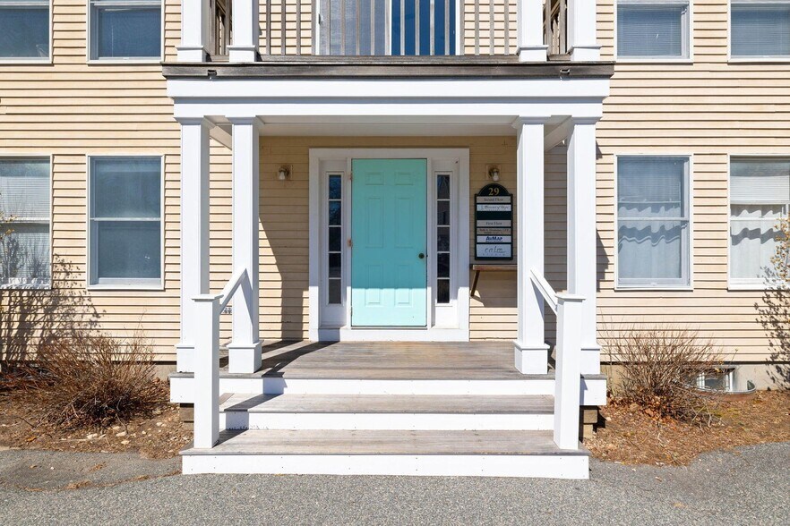 29 Simpson Ln, Falmouth, MA à vendre - Photo du bâtiment - Image 2 de 15