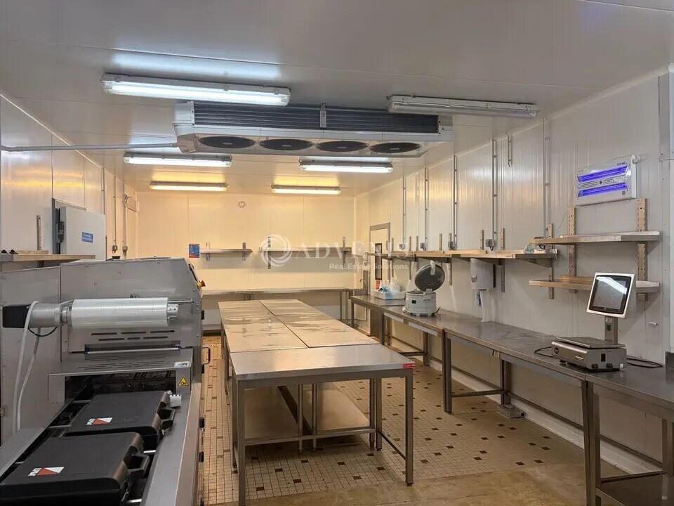 Flex in Saint-Avertin for lease Building Photo- Image 1 of 13