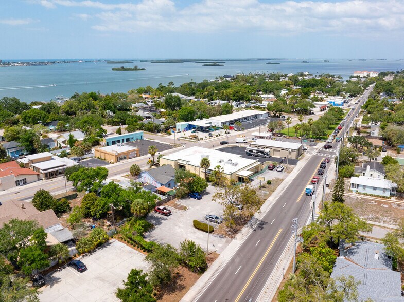 1610 N Myrtle Ave, Clearwater, FL à vendre - Photo du bâtiment - Image 2 de 22