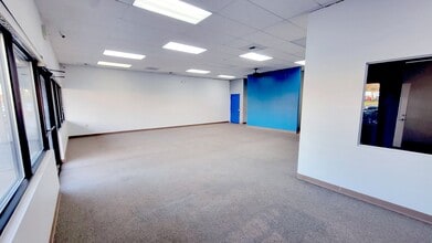 5245-5251 Commercial St SE, Salem, OR for lease Interior Photo- Image 2 of 6