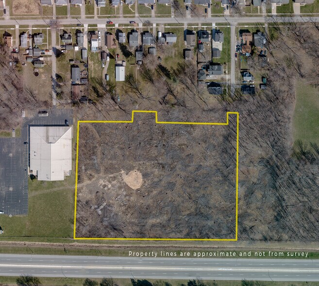 Laura Ct, Elyria, OH à vendre - Photo du bâtiment - Image 3 de 9