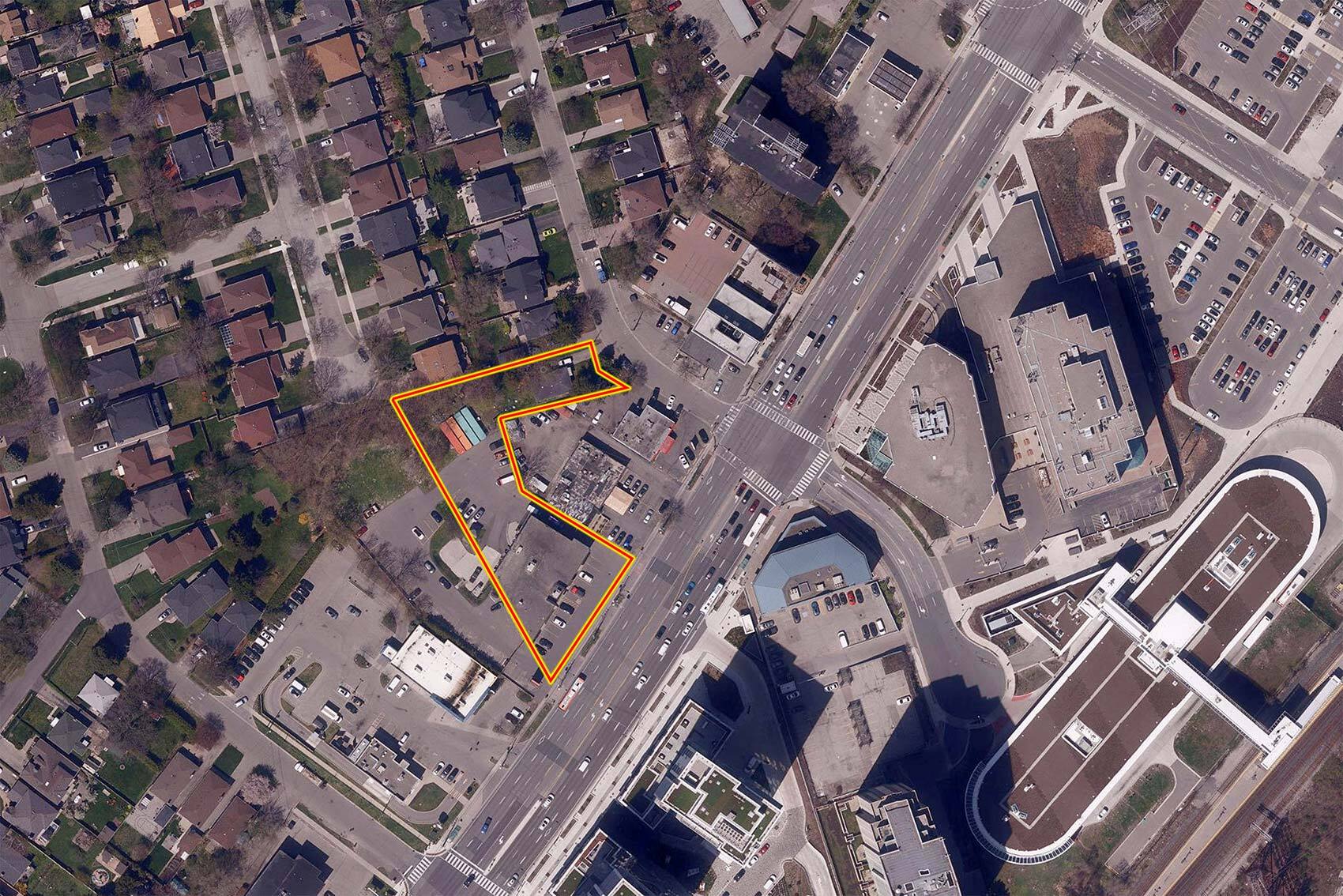 5312 Dundas St & 64 Poplar Ave portfolio of 2 properties for sale on LoopNet.ca Building Photo- Image 1 of 14