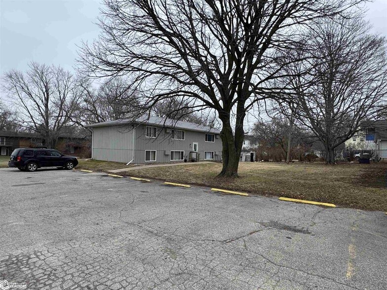 309 W Broad St, Mount Pleasant, IA for sale - Building Photo - Image 2 of 10