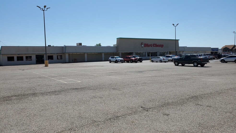 1203-1603 W Ennis Ave, Ennis, TX for lease - Building Photo - Image 2 of 6