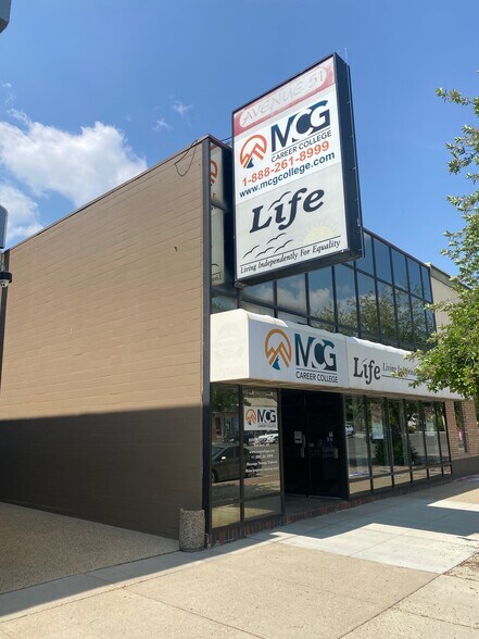 4806 Av 51, Red Deer, AB à vendre - Photo du bâtiment - Image 2 de 11