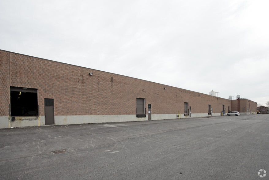 150 Mclevin Ave, Toronto, ON for lease - Building Photo - Image 2 of 4