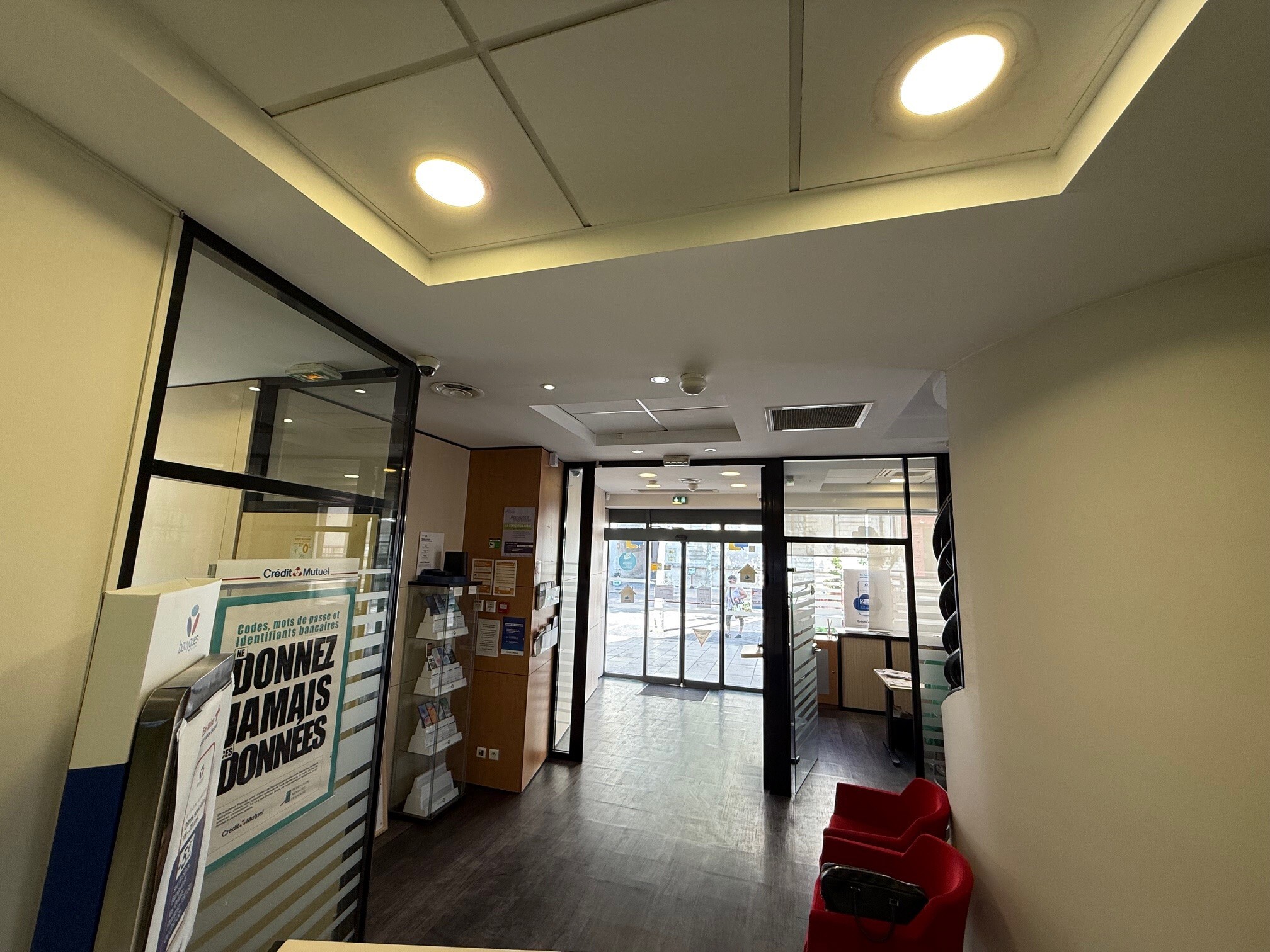 Hypercentre, Marignane for sale Primary Photo- Image 1 of 8