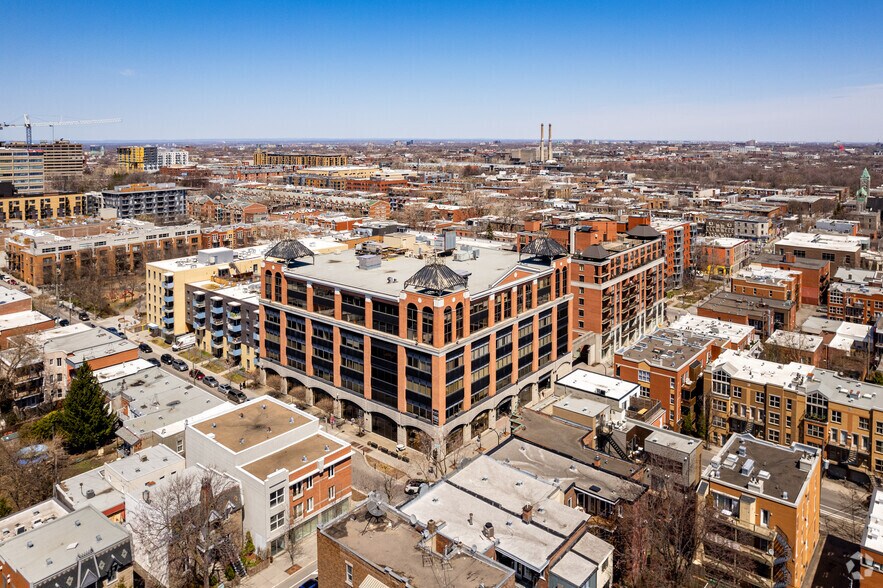 201-211 Av Laurier E, Montréal, QC for lease - Aerial - Image 2 of 5