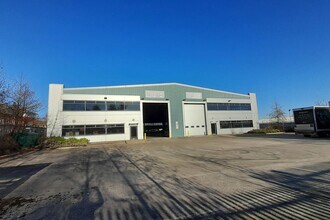 Greenwich Way, Andover à louer Photo du bâtiment- Image 1 de 3