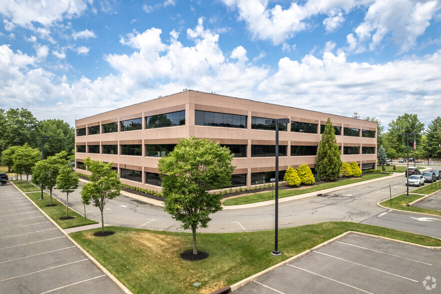 685 Route 202/206, Bridgewater, NJ for lease - Building Photo - Image 2 of 5