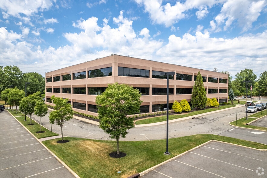 685 Route 202/206, Bridgewater, NJ à louer - Photo du bâtiment - Image 2 de 5