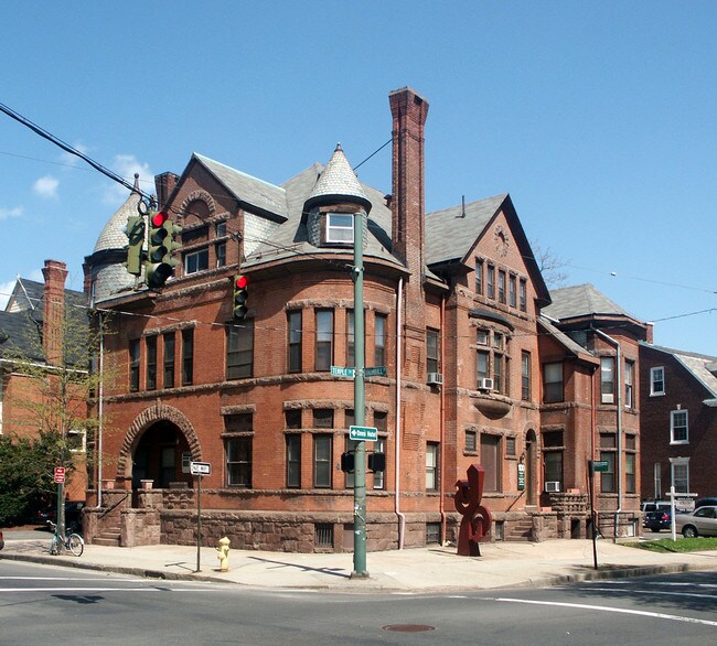 More details for 79 Trumbull St, New Haven, CT - Multifamily for Sale