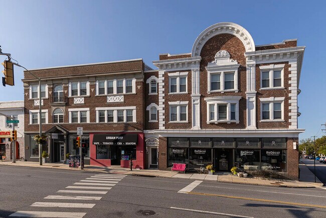 More details for 874-880 W Lancaster Ave, Bryn Mawr, PA - Retail for Lease