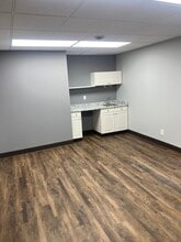 1328-1346 Wheaton Dr, Troy, MI à louer Photo intérieure- Image 2 de 8