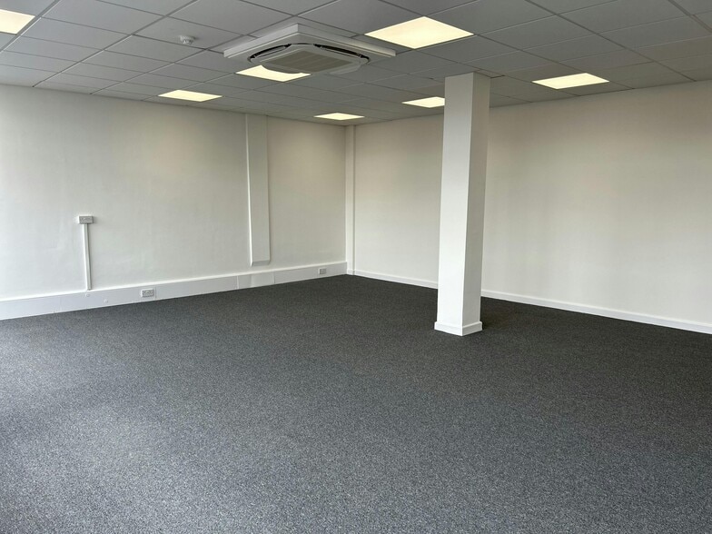 91-93 High St, Worcester for lease - Building Photo - Image 2 of 9