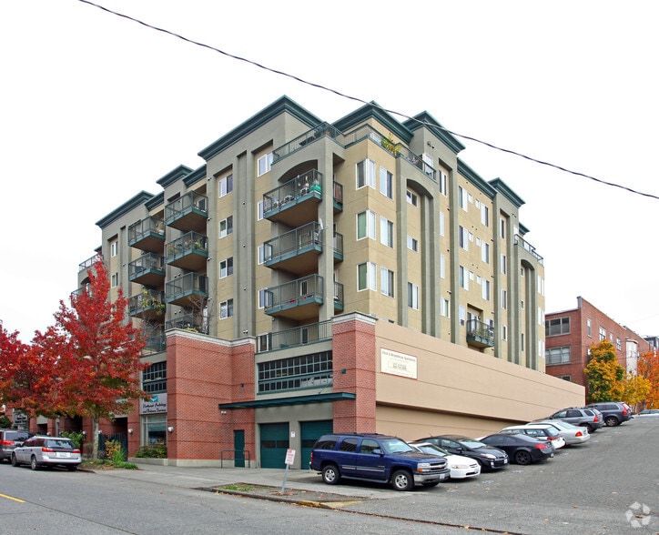 422 1st Ave W, Seattle, WA for lease - Building Photo - Image 1 of 3