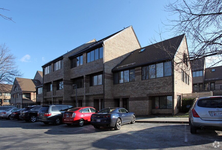 847 Quince Orchard Blvd, Gaithersburg, MD à vendre - Photo principale - Image 1 de 4