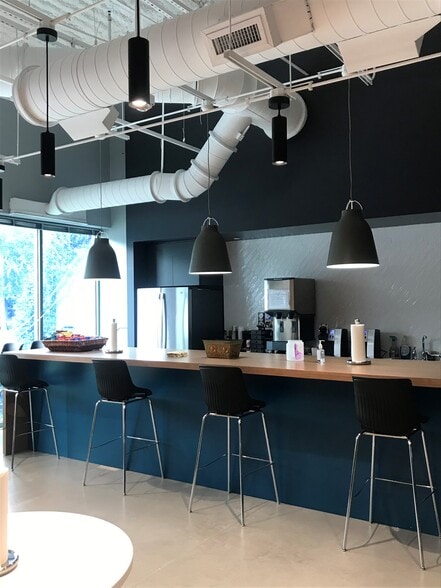 2015 Vaughn Rd, Kennesaw, GA à vendre - Photo intérieure - Image 2 de 9