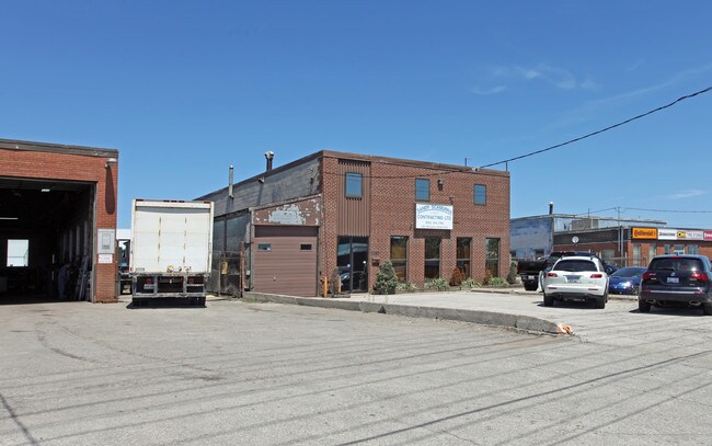Plus de détails pour 1261 Britannia Rd E, Mississauga, ON - Industriel à vendre