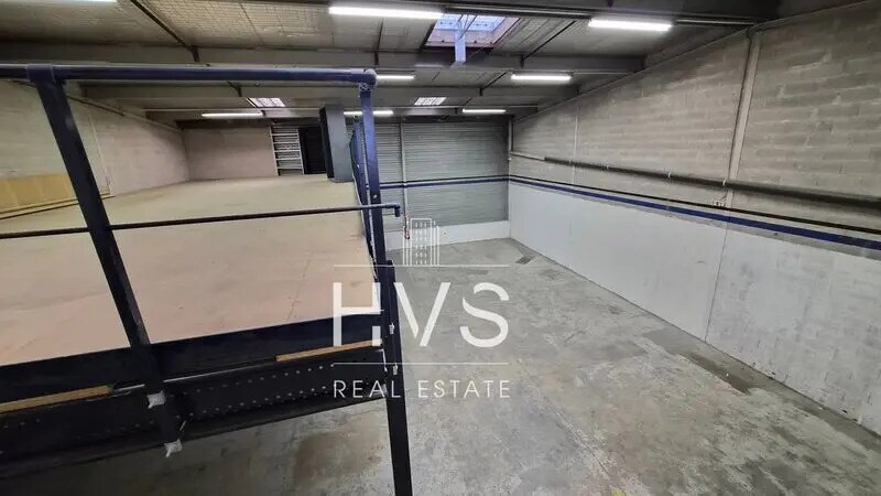 Flex in Vitrolles for lease - Interior Photo - Image 3 of 8