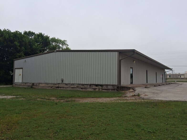 101 Chuck Sewell Dr, Marietta, OK à vendre - Photo du bâtiment - Image 2 de 2
