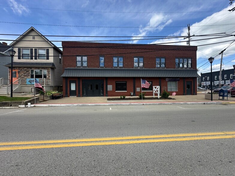 223 Independence St, Perryopolis, PA à louer - Photo principale - Image 2 de 6