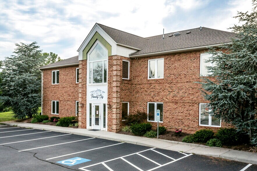 3230 Peoples Dr, Harrisonburg, VA à louer - Photo du bâtiment - Image 2 de 28