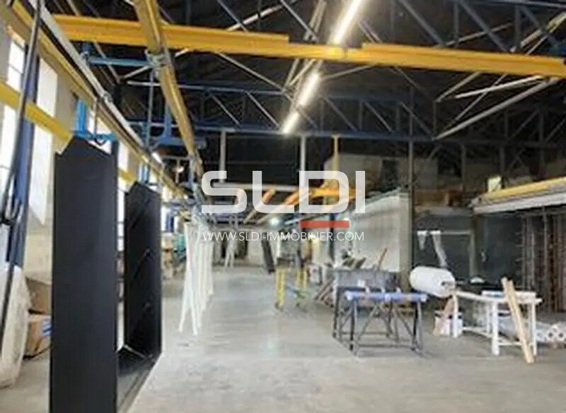 Flex in Neuville-sur-Saône for lease - Interior Photo - Image 2 of 3