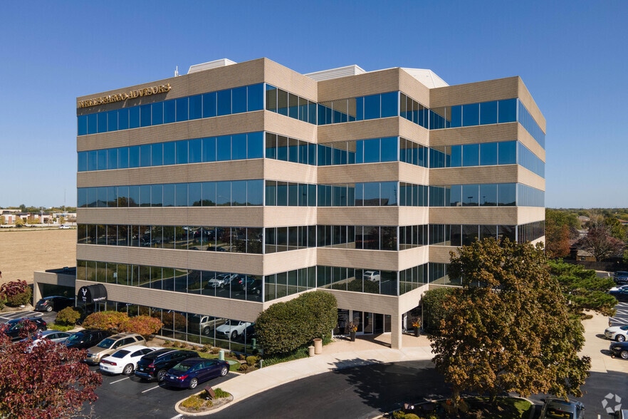 15635 S 94th Ave, Orland Park, IL for lease - Primary Photo - Image 1 of 5