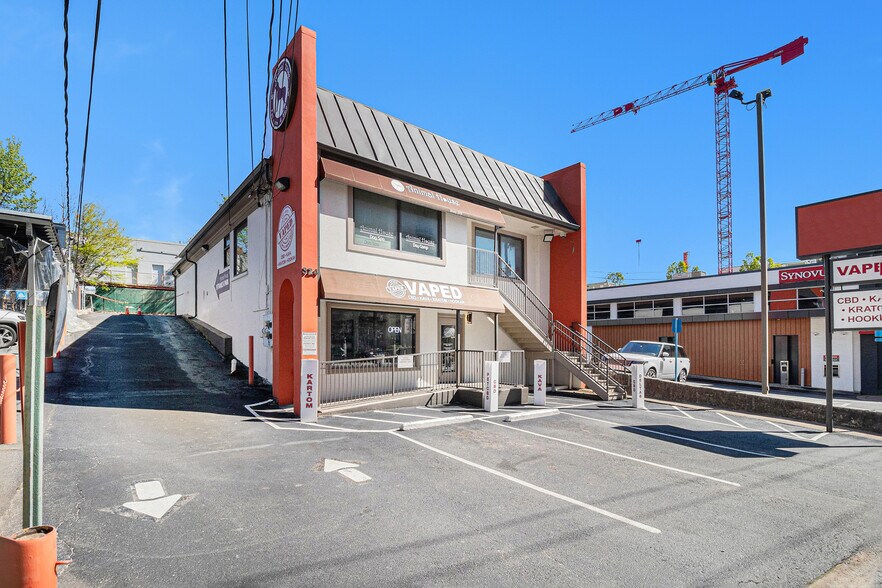 324 E Paces Ferry Rd NE, Atlanta, GA à louer - Photo du bâtiment - Image 3 de 43