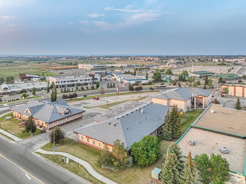 130 Broadway Blvd, Sherwood Park, AB à vendre - Photo principale - Image 1 de 13