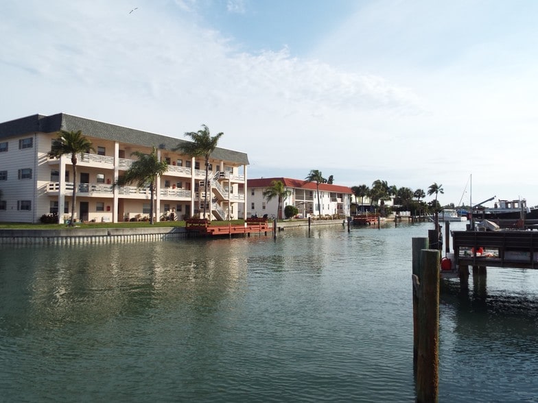 197 116th Ave, Treasure Island, FL for sale - Building Photo - Image 3 of 35