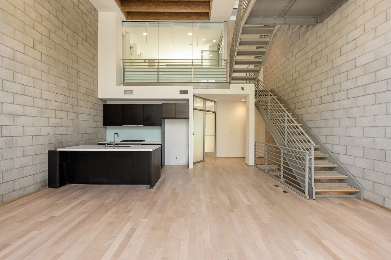 3450 Cahuenga Blvd W, Los Angeles, CA 90068 - Unité 508 -  - Photo intérieure - Image 1 of 11