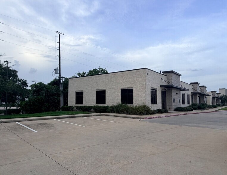 202 Industrial Blvd, Sugar Land, TX à louer - Photo du bâtiment - Image 3 de 12