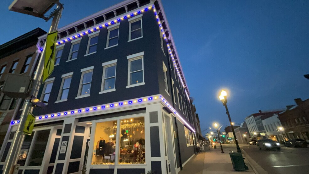 40 Monument Sq, Urbana, OH à louer - Photo du bâtiment - Image 2 de 31