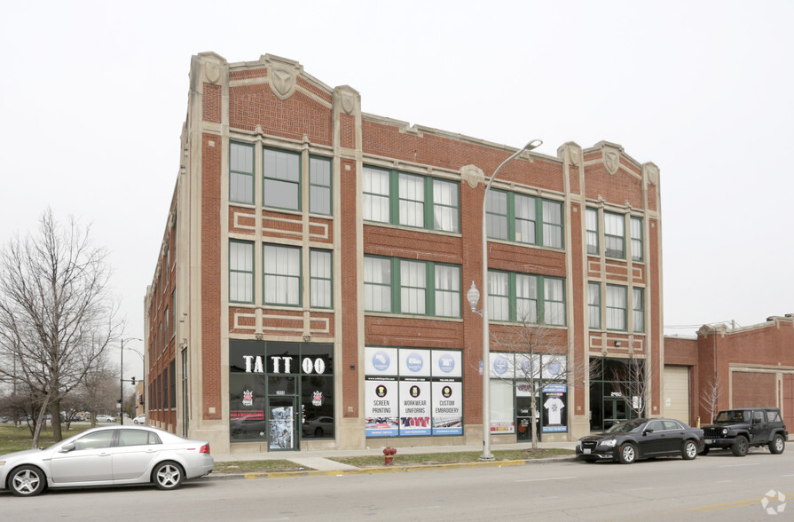 2950 W Chicago Ave, Chicago, IL for lease - Building Photo - Image 2 of 32