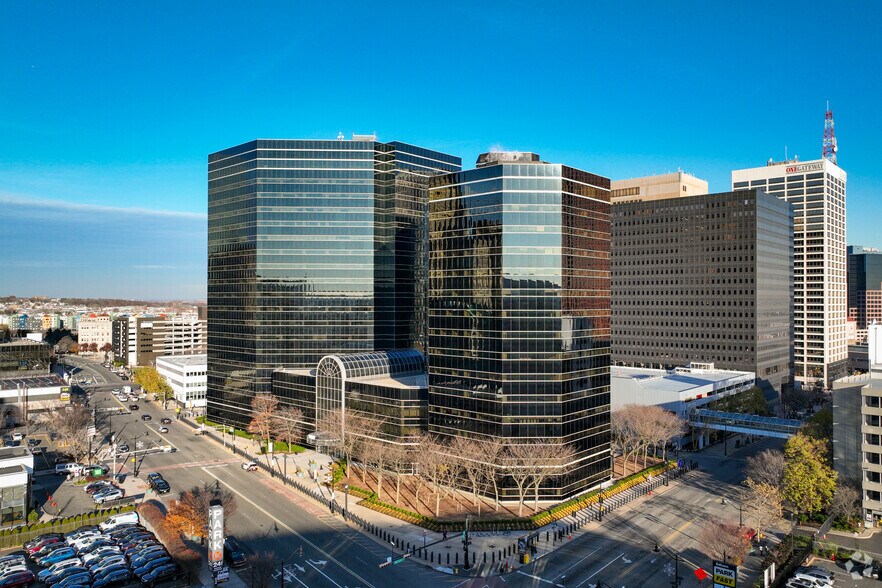 3 Gateway Ctr, Newark, NJ for lease - Building Photo - Image 2 of 7