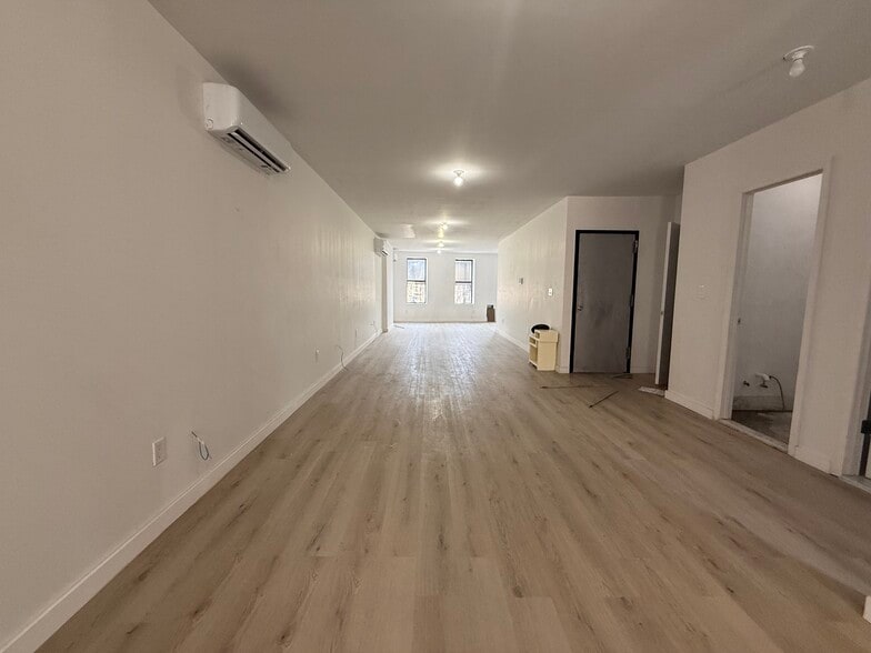 4704 New Utrecht Ave, Brooklyn, NY for lease - Interior Photo - Image 2 of 10