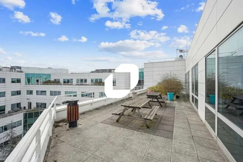 Office in Gennevilliers for lease - Building Photo - Image 3 of 6