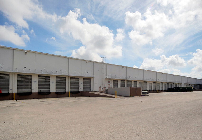 11010 NW 30th St, Doral, FL for lease - Building Photo - Image 2 of 2