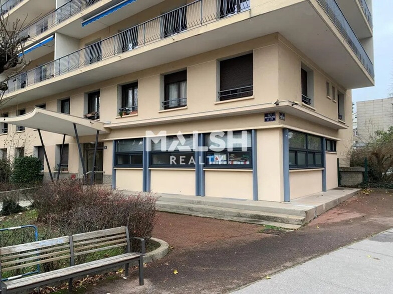 Office in Lyon for sale - Building Photo - Image 2 of 14