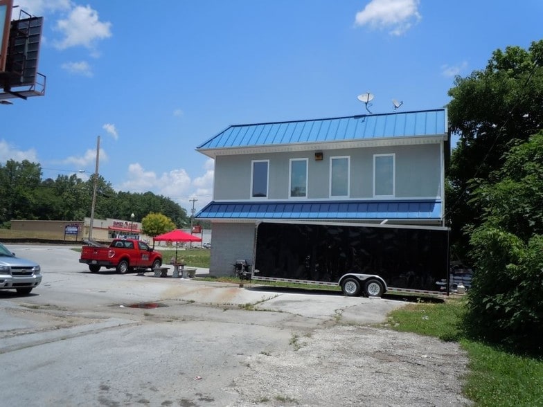 2016 Dayton Blvd, Chattanooga, TN for sale - Building Photo - Image 2 of 25