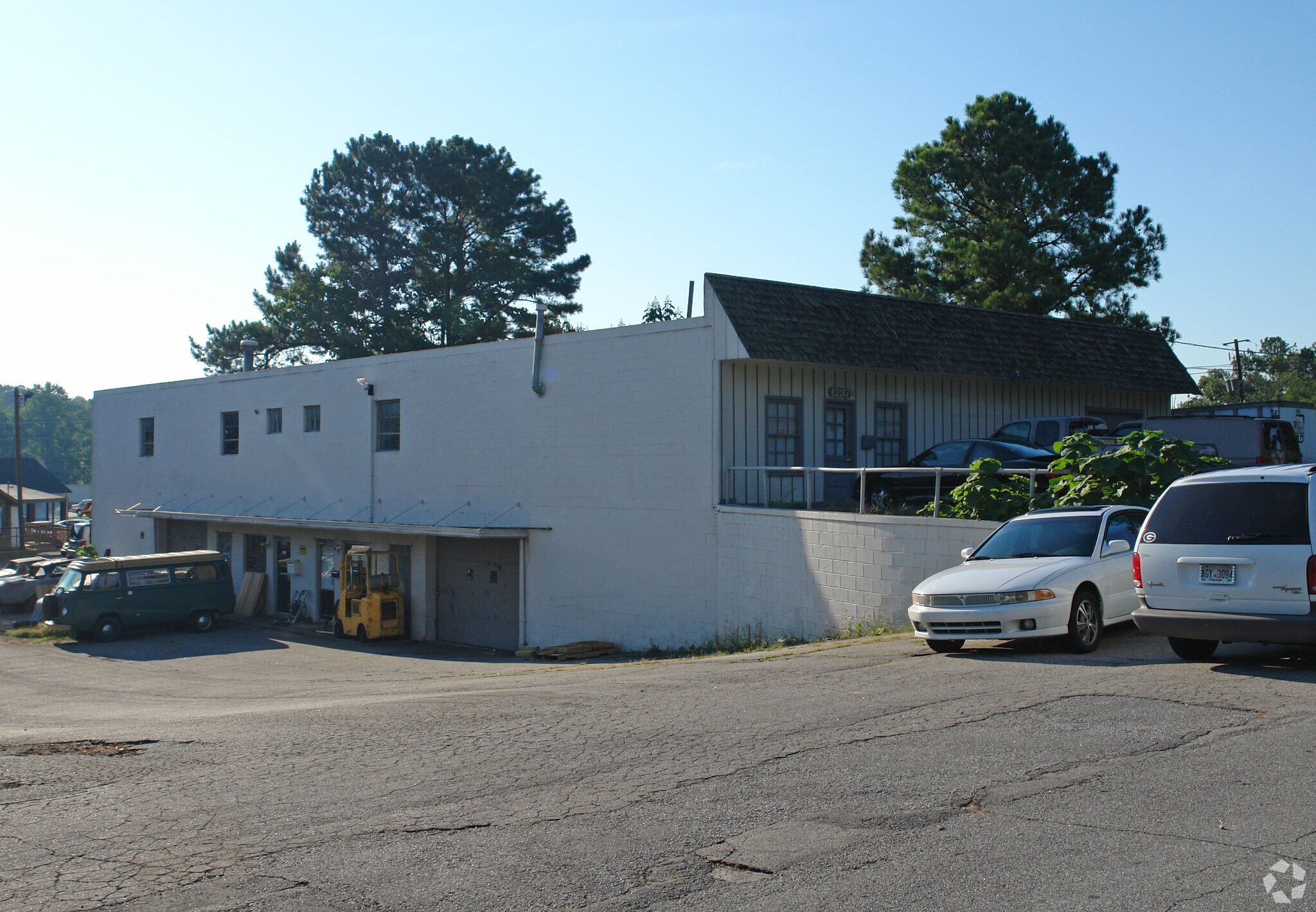 1237 Strickland Rd, Roswell, GA à louer Photo du bâtiment- Image 1 de 23