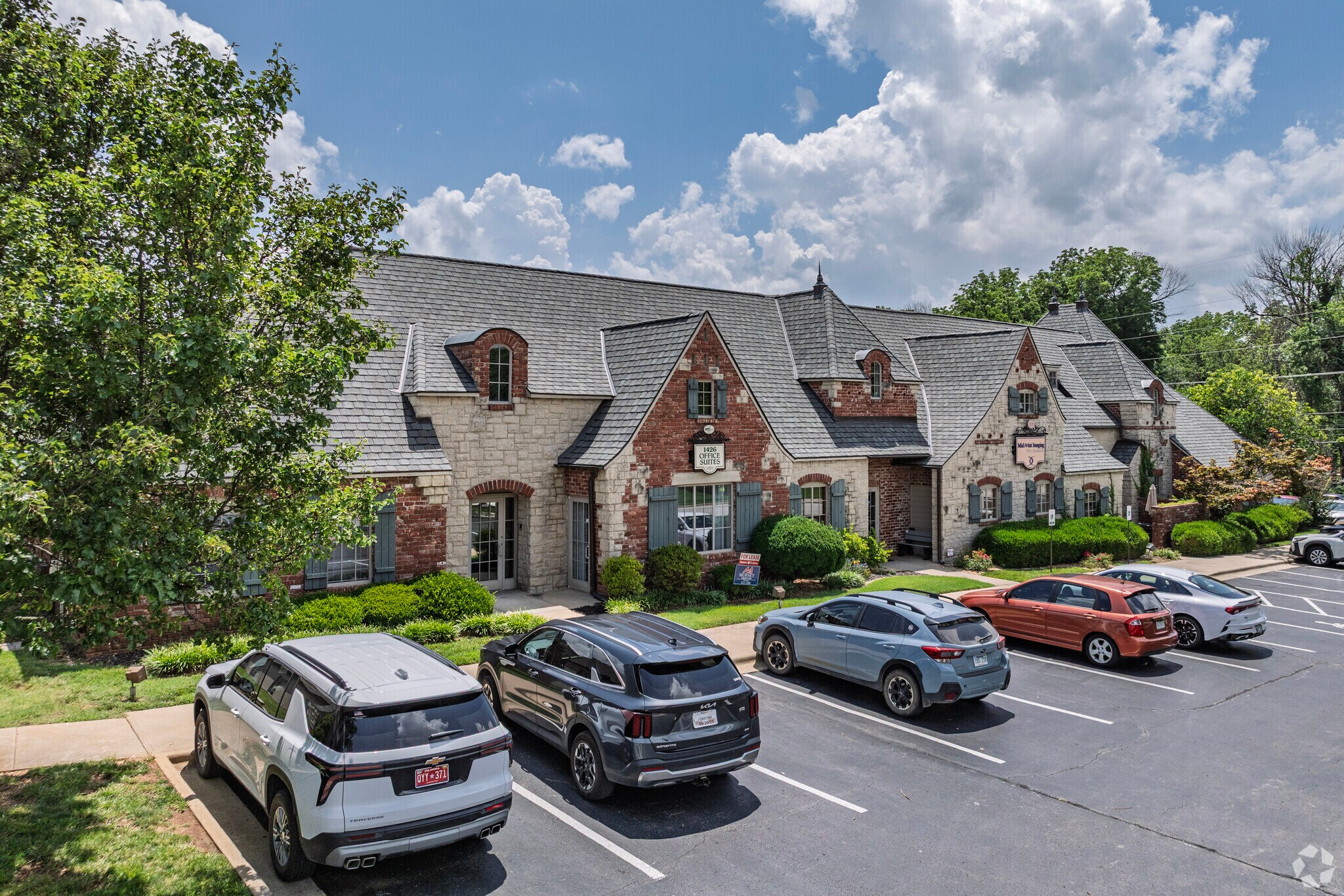 1420-1426 E Bradford Pky, Springfield, MO for lease Primary Photo- Image 1 of 43