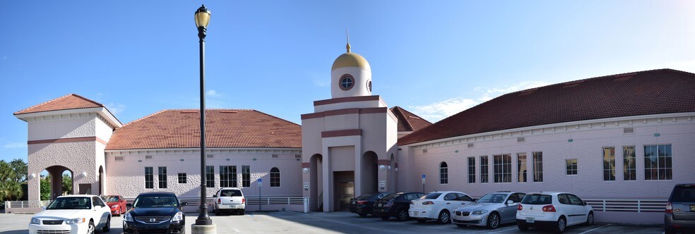 9010 Strada Stell Ct, Naples, FL à louer - Photo du bâtiment - Image 2 de 11